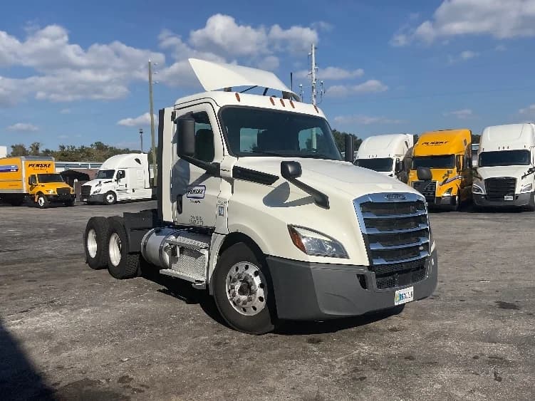 2020 Freightliner Cascadia in Ocala, FL