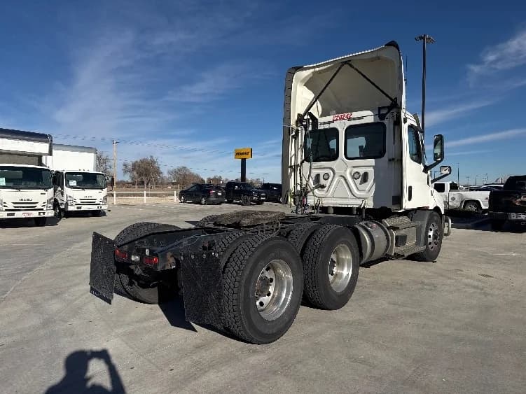 2021 Freightliner Cascadia in Aurora, CO — photo 7