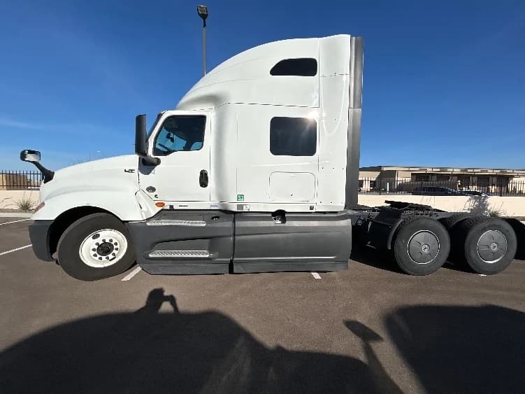 2023 International LT in Phoenix, AZ — photo 4