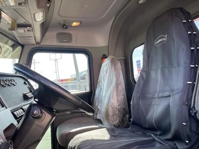 2023 Peterbilt 389 in Lima, OH — photo 12