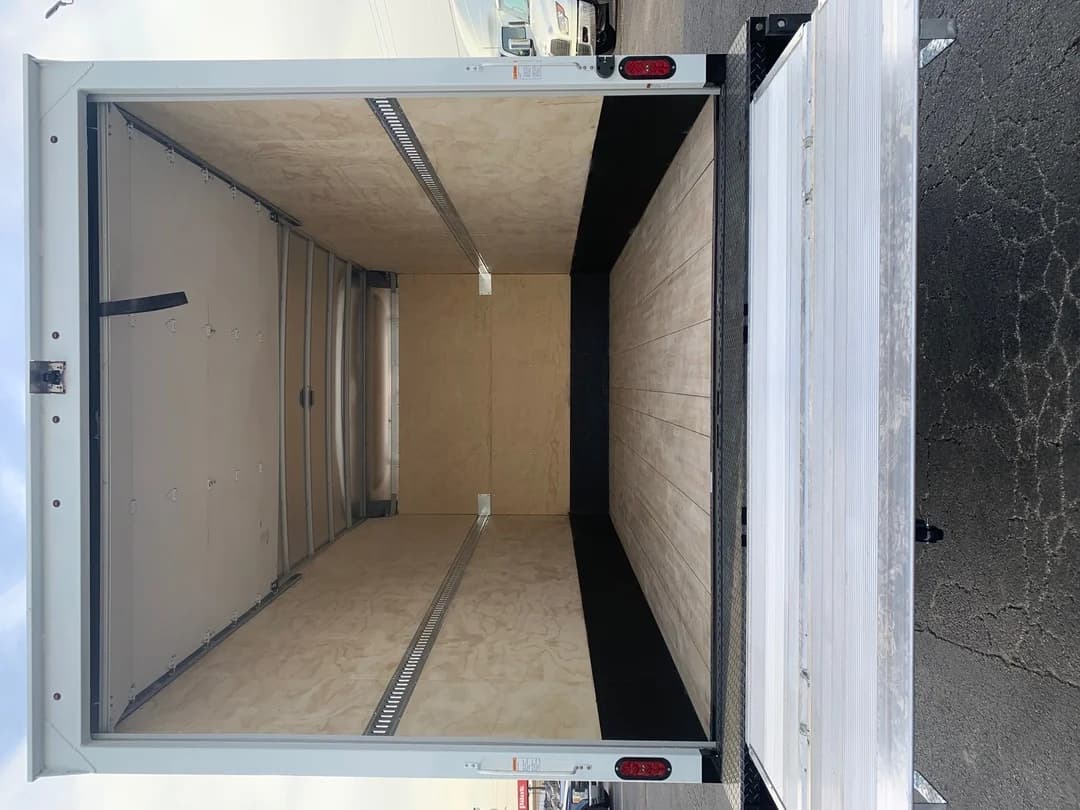 2024 Isuzu NRR in SAN ANTONIO, TX — photo 14