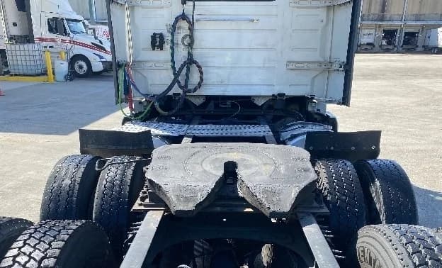 2020 Volvo VNL 300 in Bessemer, AL — photo 6