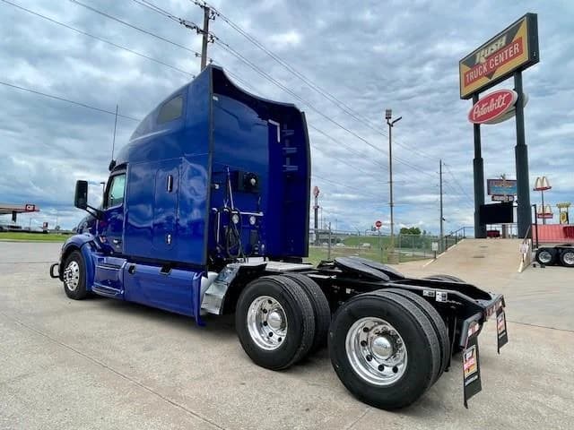 2022 Peterbilt 579 in Tulsa, OK — photo 6