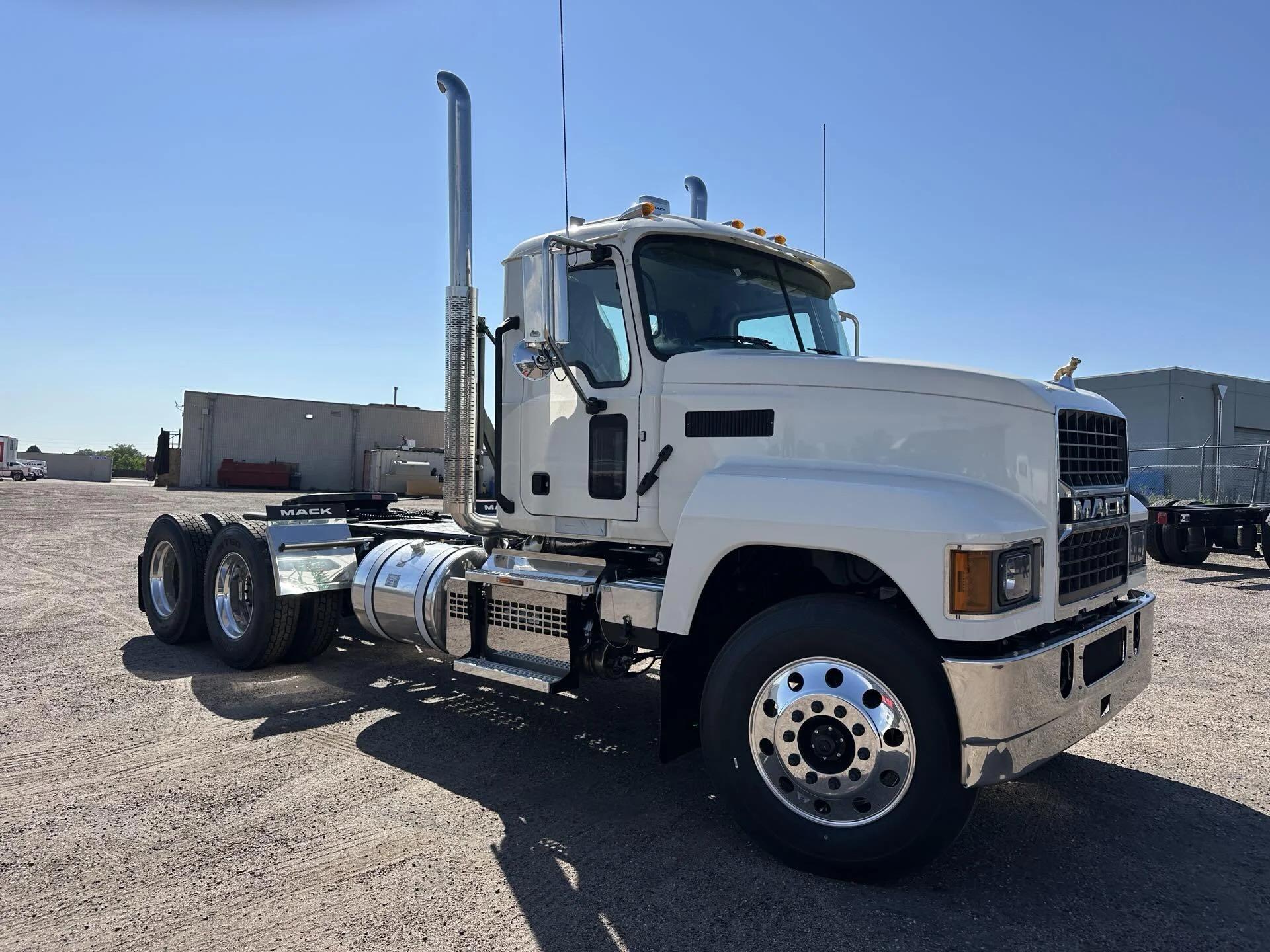 2026 Mack Pinnacle in Fruita, CO — photo 2