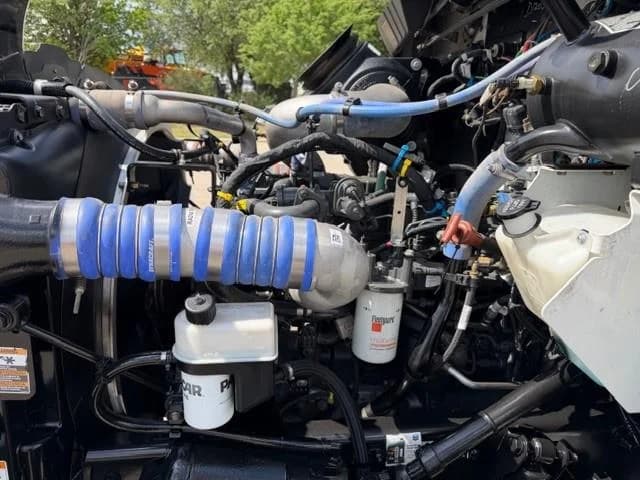 2022 Kenworth T270 — photo 13