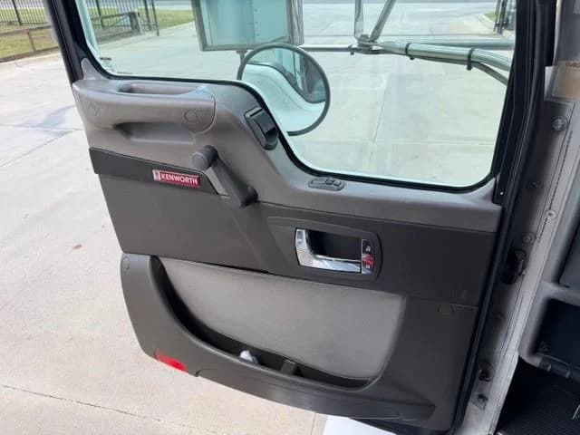 2022 Kenworth T270 — photo 32