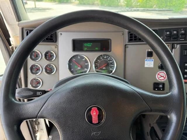 2022 Kenworth T270 — photo 28