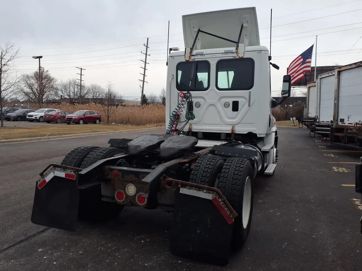 2016 Freightliner Cascadia in Taylor, MI — photo 4