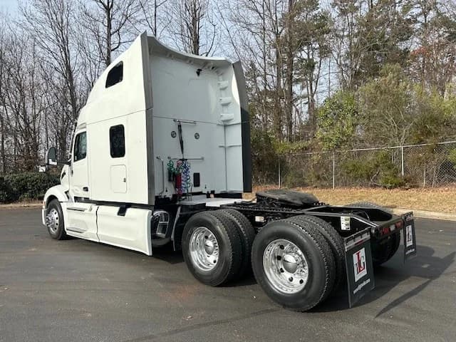 2023 Peterbilt 579 in Greensboro, NC — photo 8