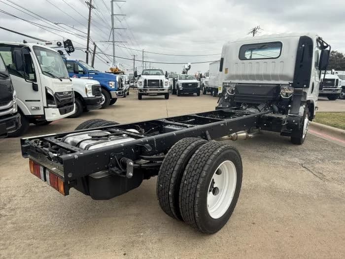 2025 Isuzu NRR in Dallas, TX — photo 5