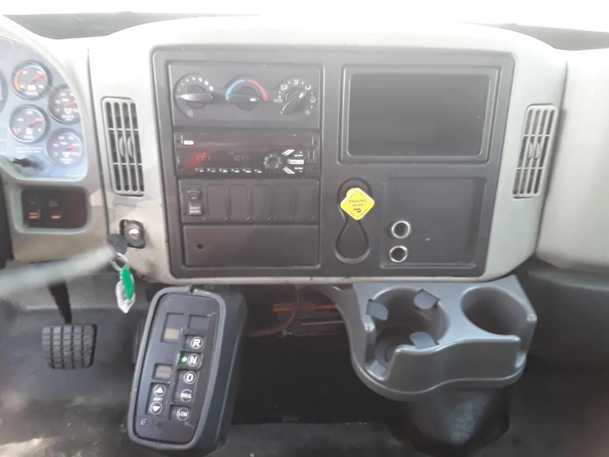 2018 International 4300 in Salisbury, MA — photo 10