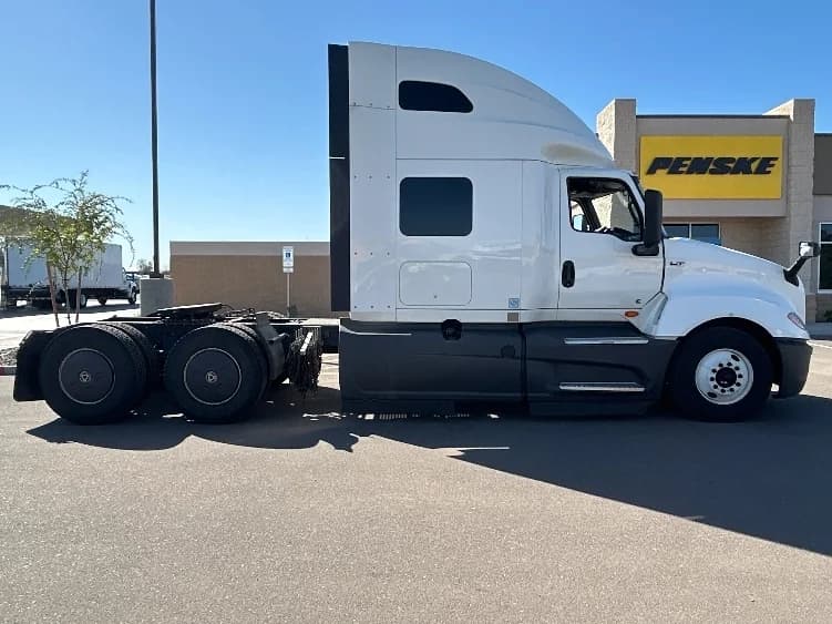 2023 International LT in Phoenix, AZ — photo 8