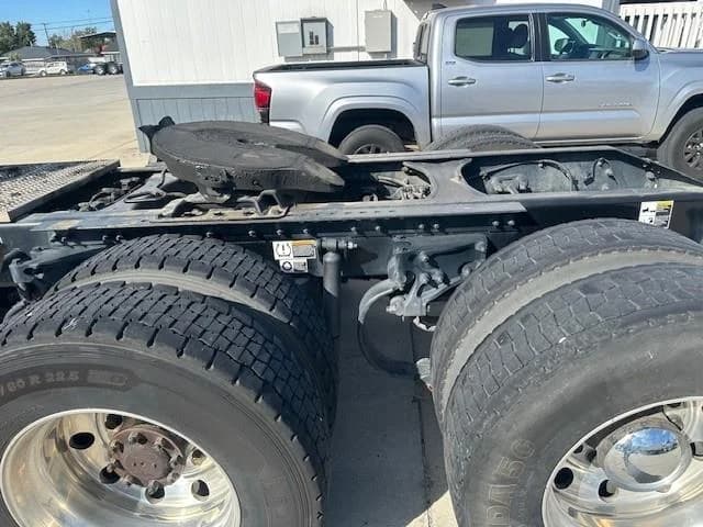 2020 Peterbilt 579 — photo 7