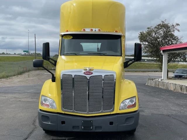 2021 Peterbilt 579 in Lima, OH — photo 2