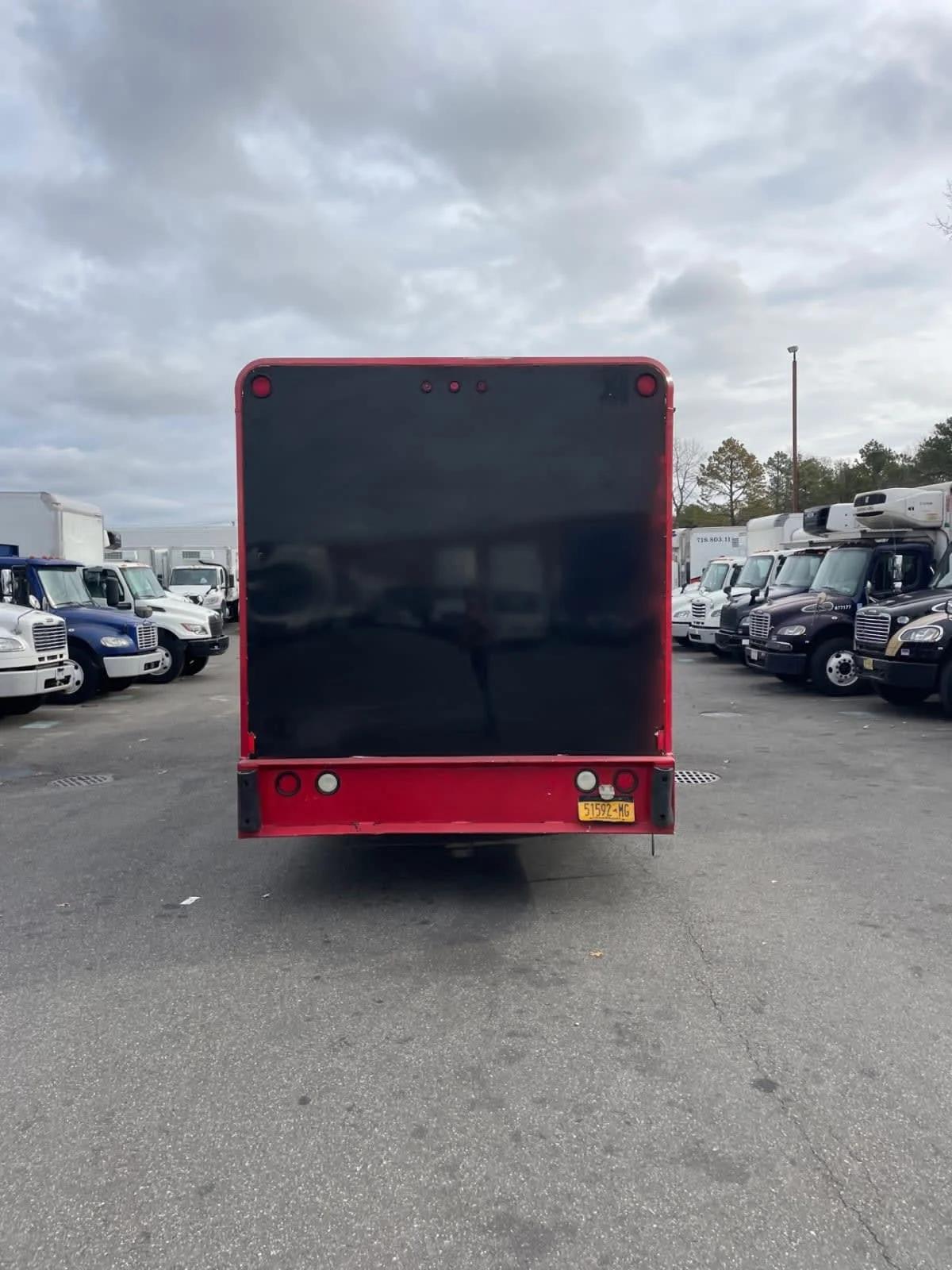 2015 Hino 338 in Farmingdale, NY — photo 5