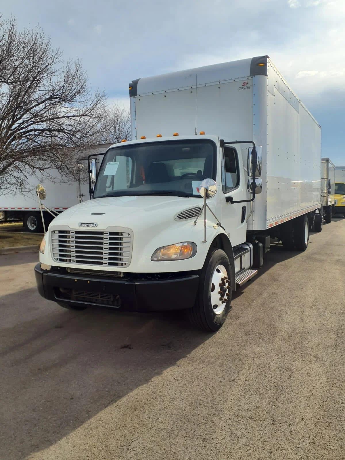2019 Freightliner M2 106
