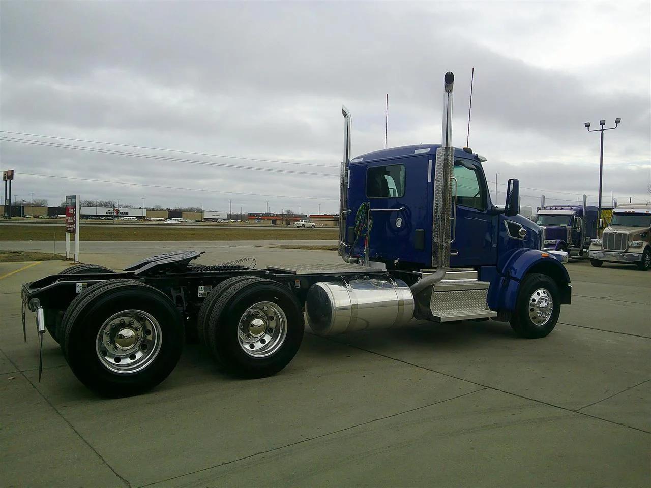 2027 Peterbilt 567 in Fargo, ND — photo 7