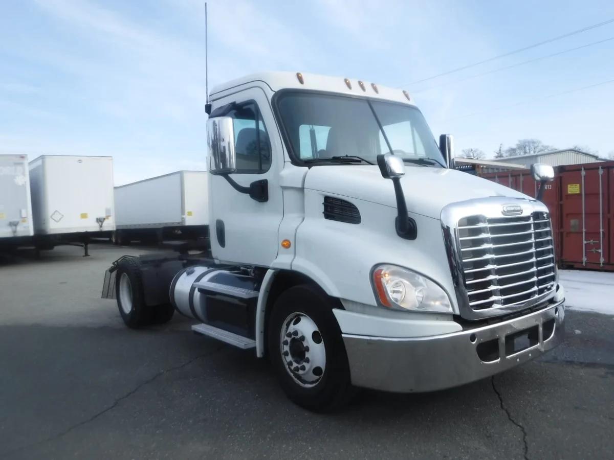 2018 Freightliner Cascadia in Springfield, MA — photo 3
