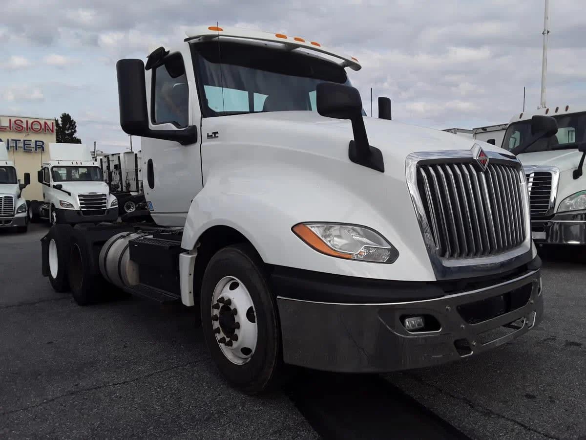 2019 International LT in Allentown, PA — photo 3