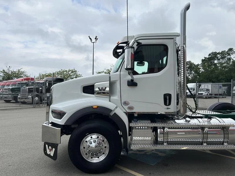 2027 Western Star 49X in Pittsburgh, PA — photo 10