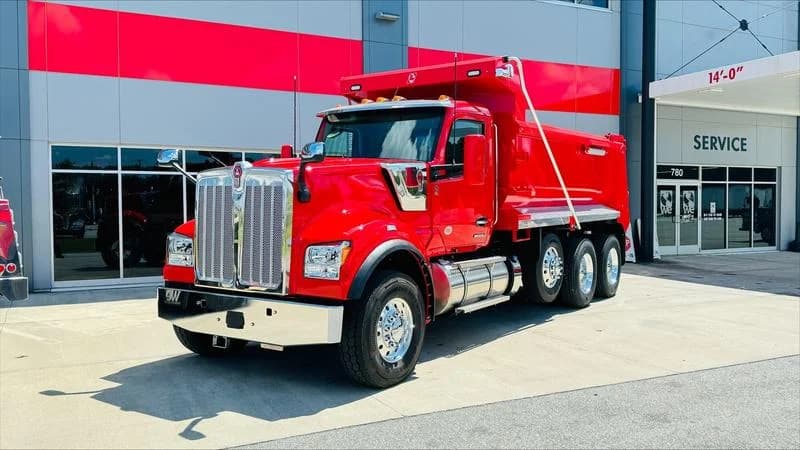 2025 Kenworth W990