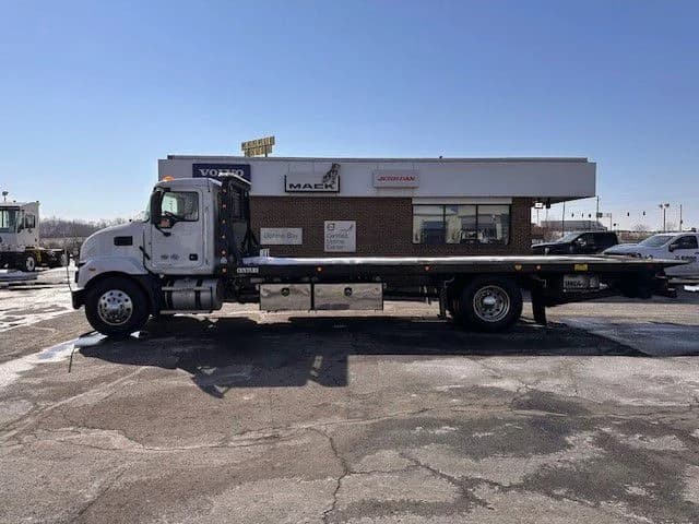 2025 Mack in London, OH — photo 9