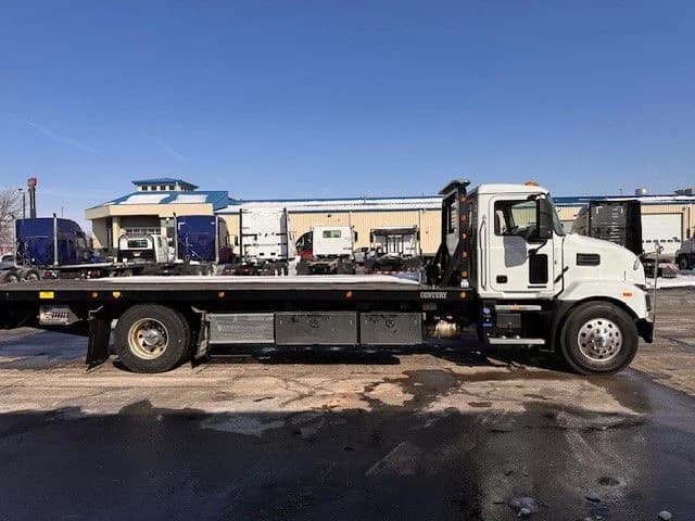 2025 Mack in London, OH — photo 4