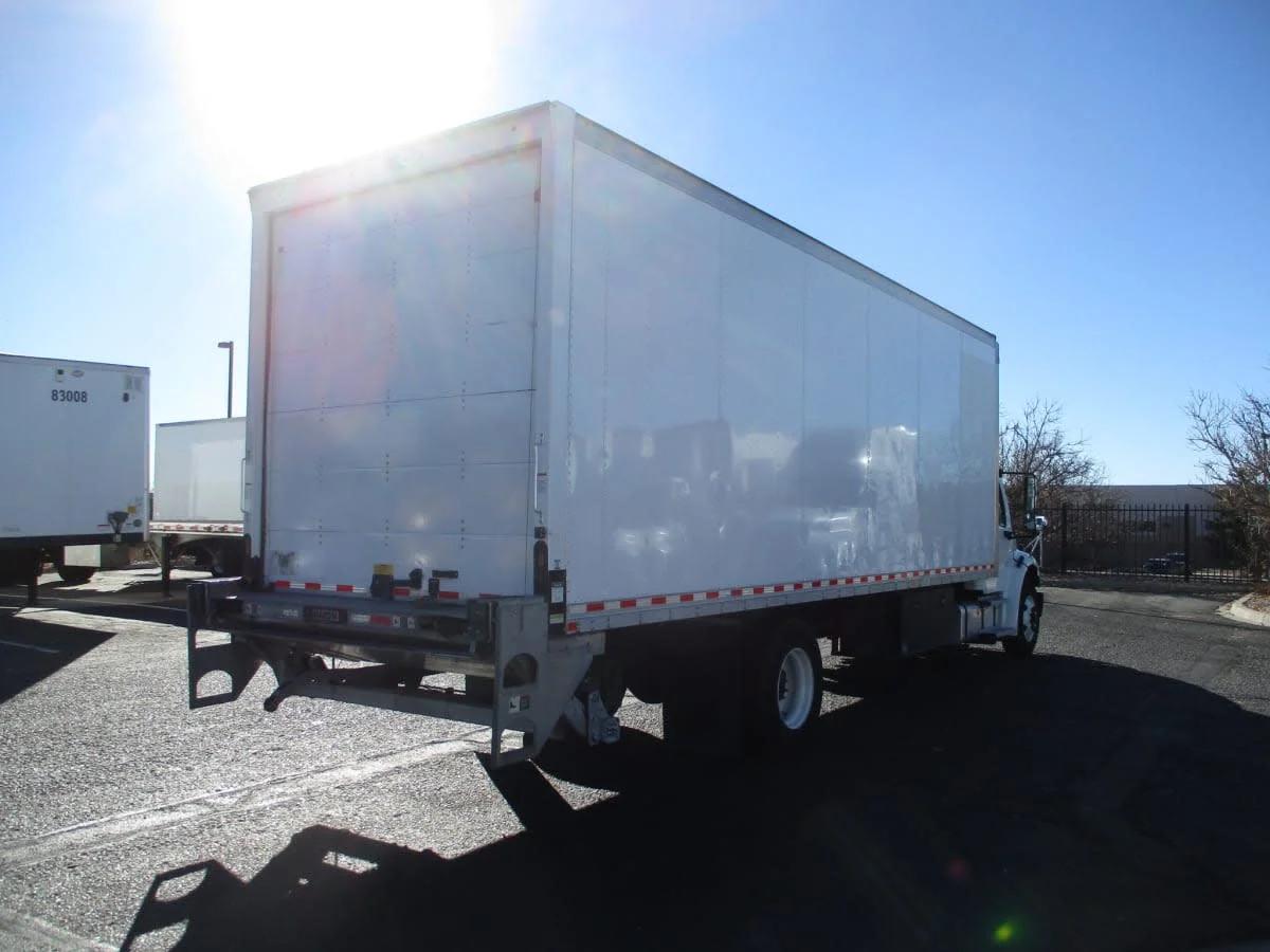 2021 Freightliner M2 106 in Phoenix, AZ — photo 4