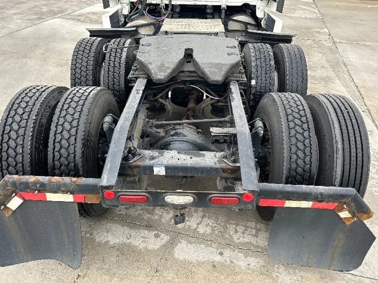 2022 Freightliner Cascadia in Fontana, CA — photo 6