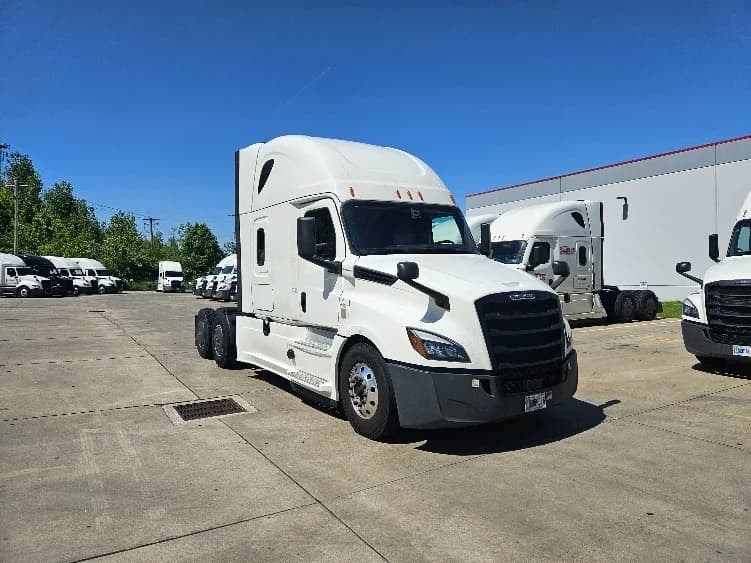 2020 Freightliner Cascadia in Moberly, MO