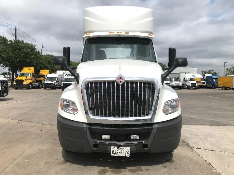 2018 International LT in Katy, TX — photo 2