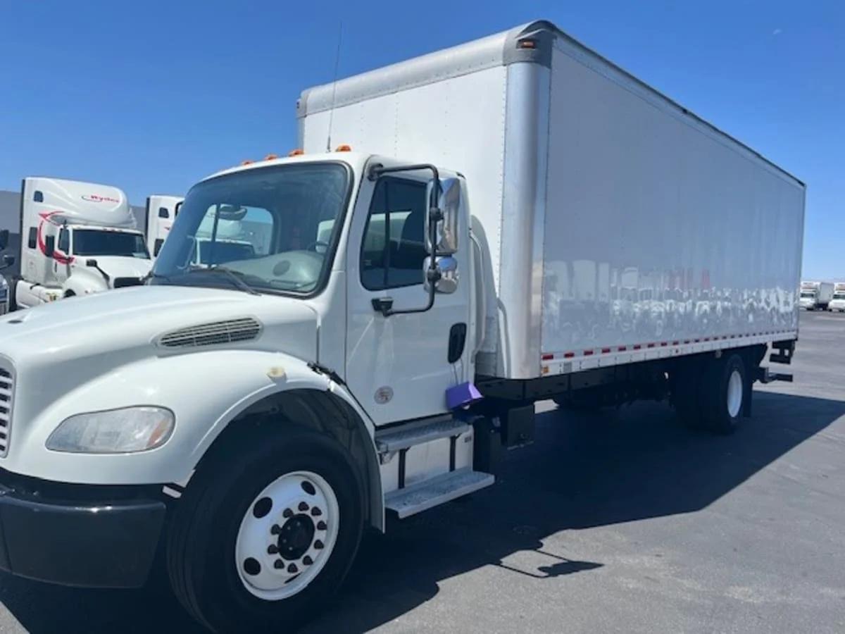 2018 Freightliner M2 106 in Fontana, CA — photo 3