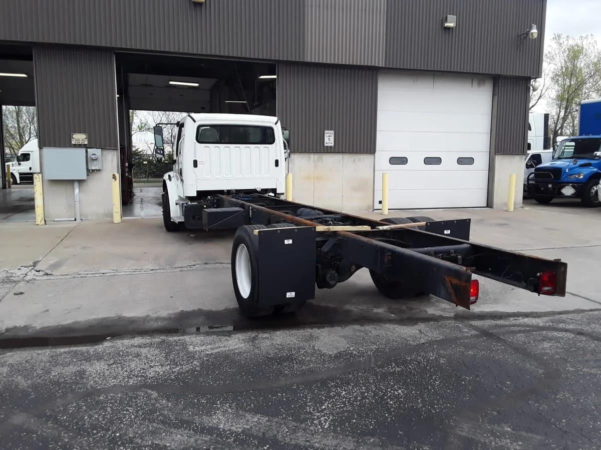 2020 Freightliner M2 106 in Kansas City, MO — photo 6