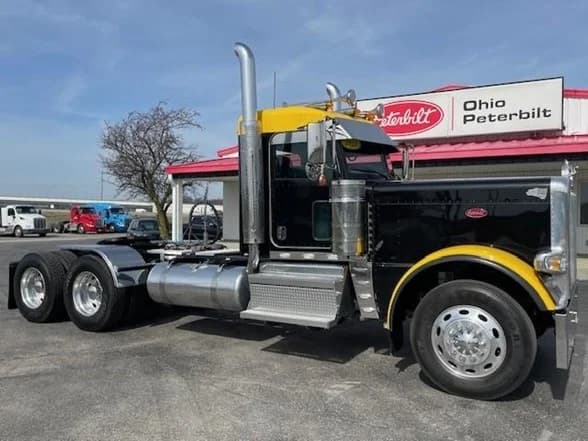 2022 Peterbilt 389 in Lima, OH — photo 2