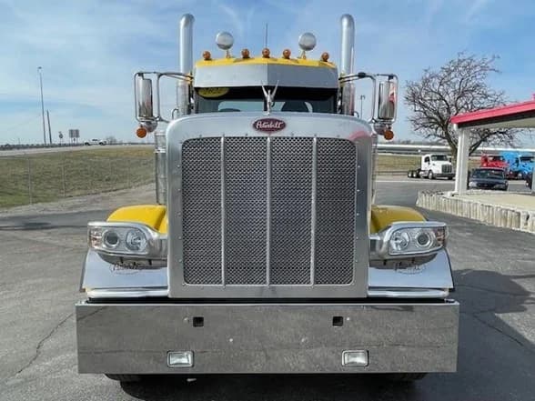 2022 Peterbilt 389 in Lima, OH — photo 3