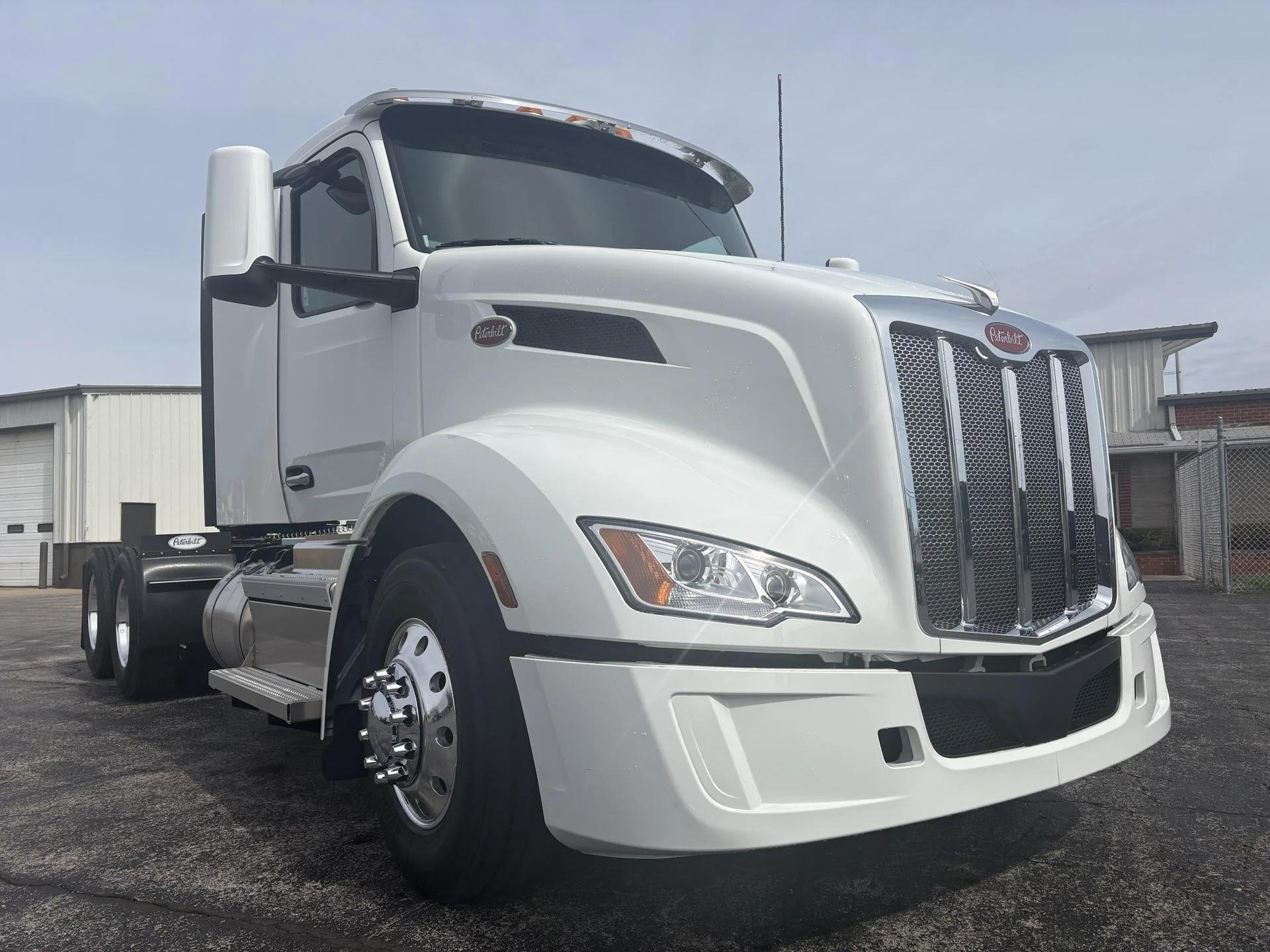 2027 Peterbilt 579 in Findlay, OH