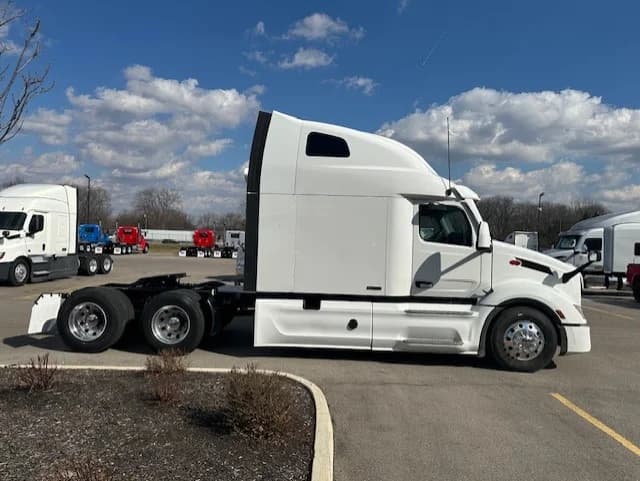 2024 Peterbilt 579 in Dayton, OH — photo 6