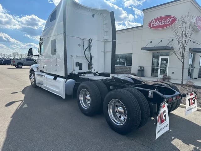 2024 Peterbilt 579 in Dayton, OH — photo 3