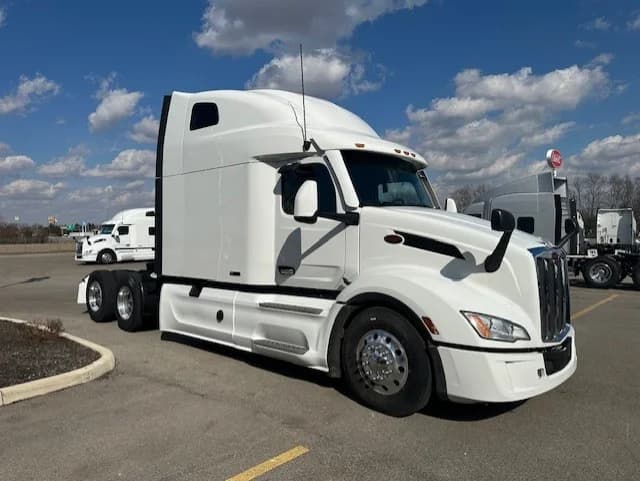 2024 Peterbilt 579 in Dayton, OH — photo 7