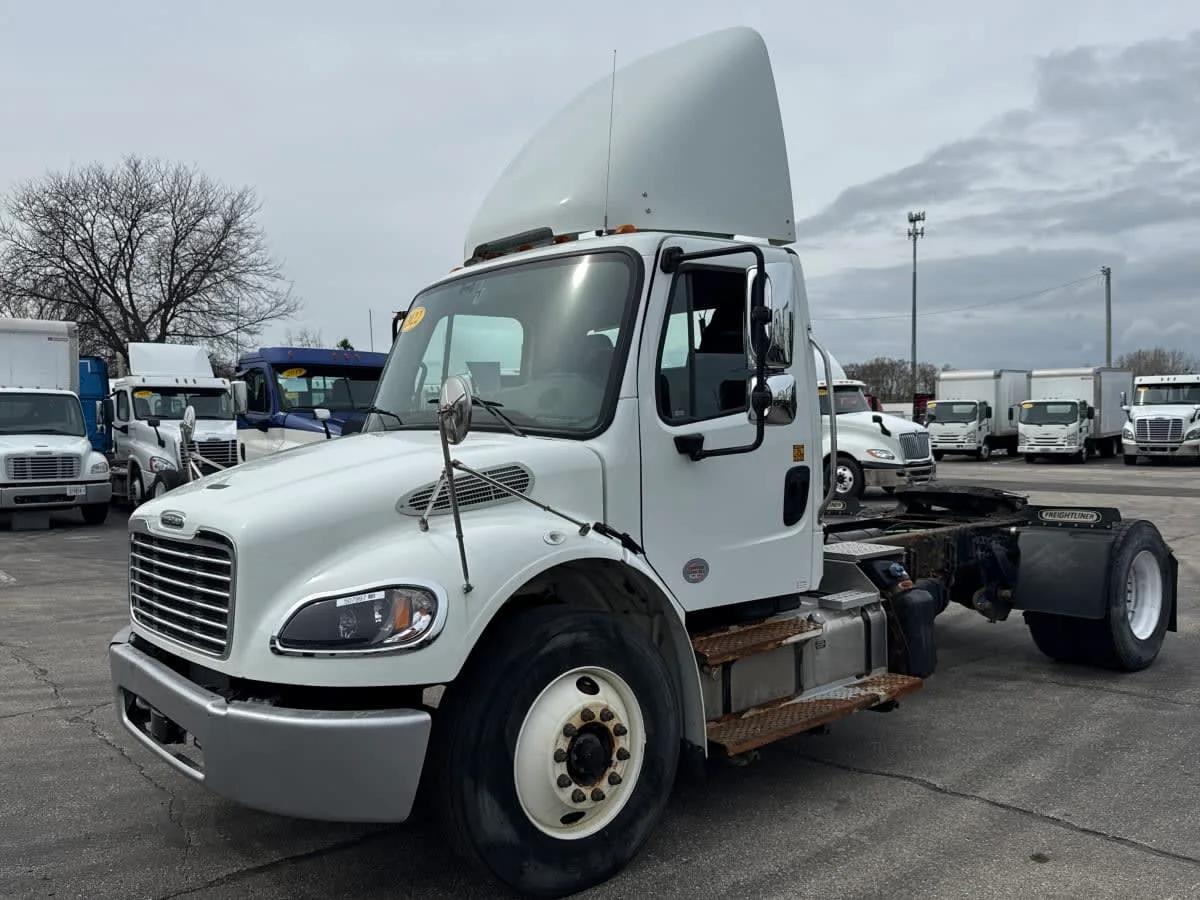 2022 Freightliner M2 106