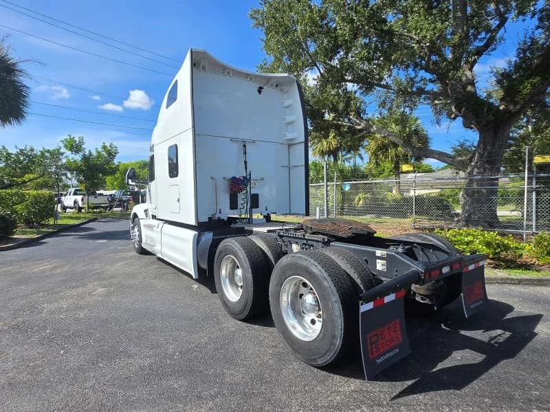 2025 Peterbilt 579 in Fort Lauderdale, FL — photo 15