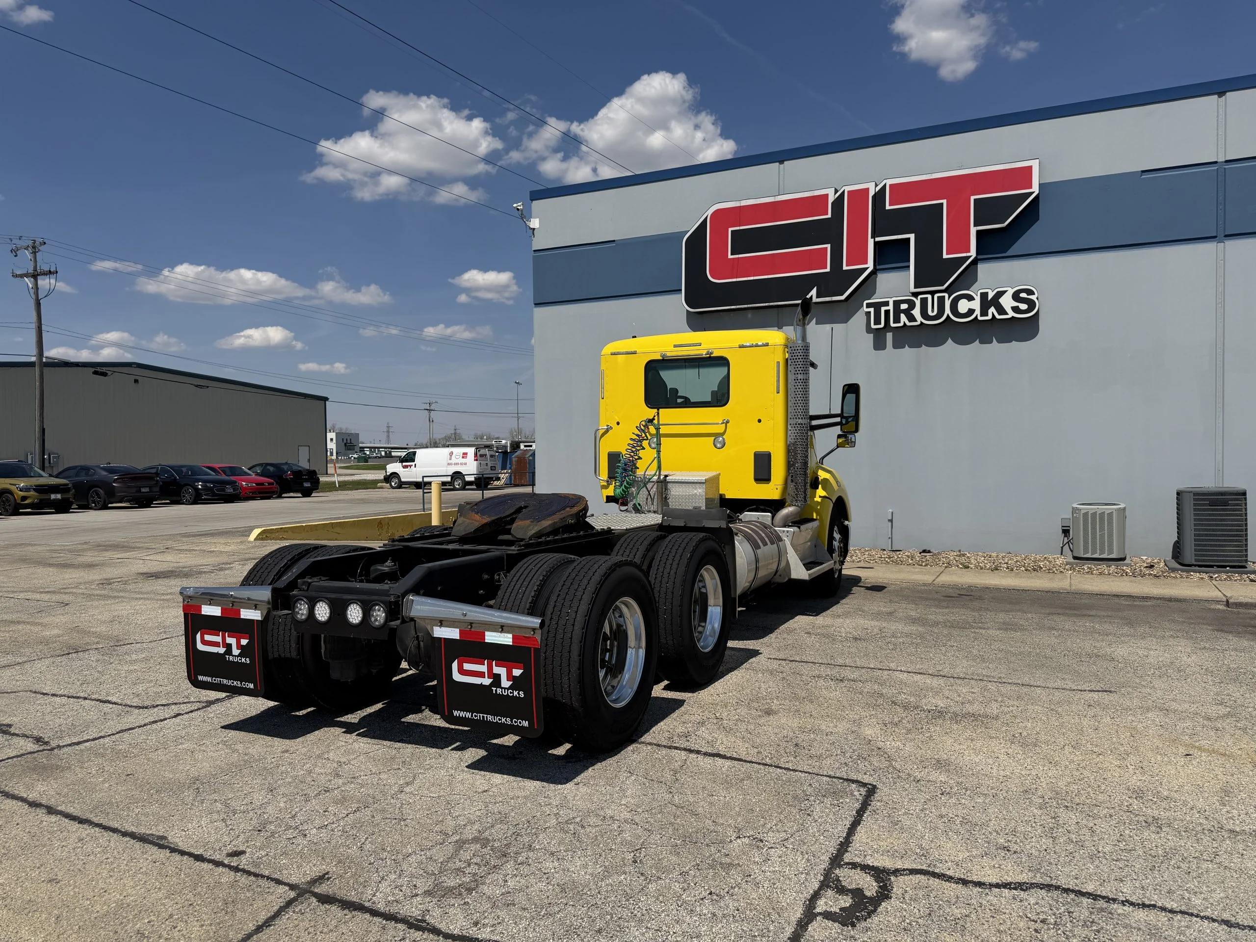 2016 Kenworth T680 in Springfield, IL — photo 5