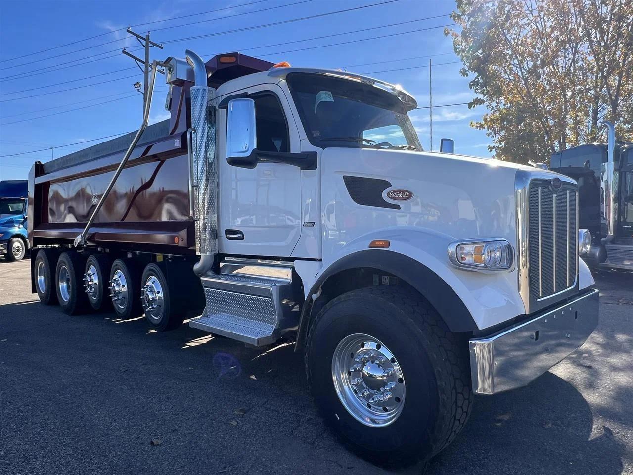 2026 Peterbilt 567 in Rochester, MN — photo 2