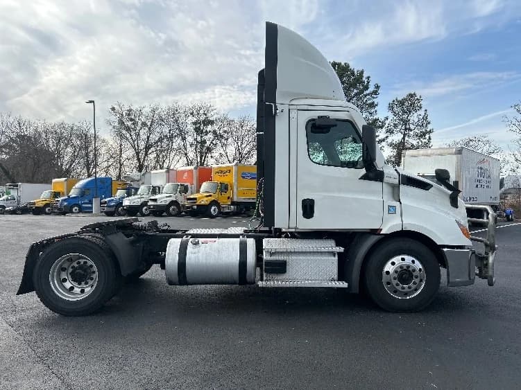 2020 Freightliner Cascadia in Atlanta (Forest Park), GA — photo 8