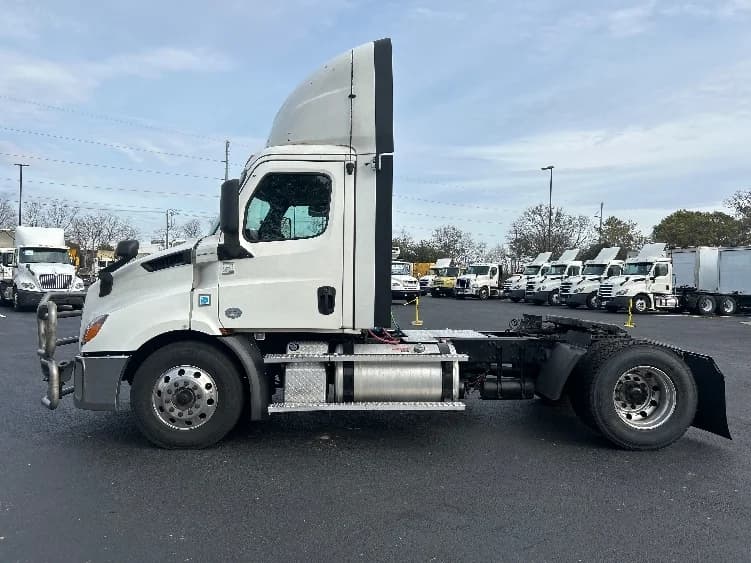 2020 Freightliner Cascadia in Atlanta (Forest Park), GA — photo 4