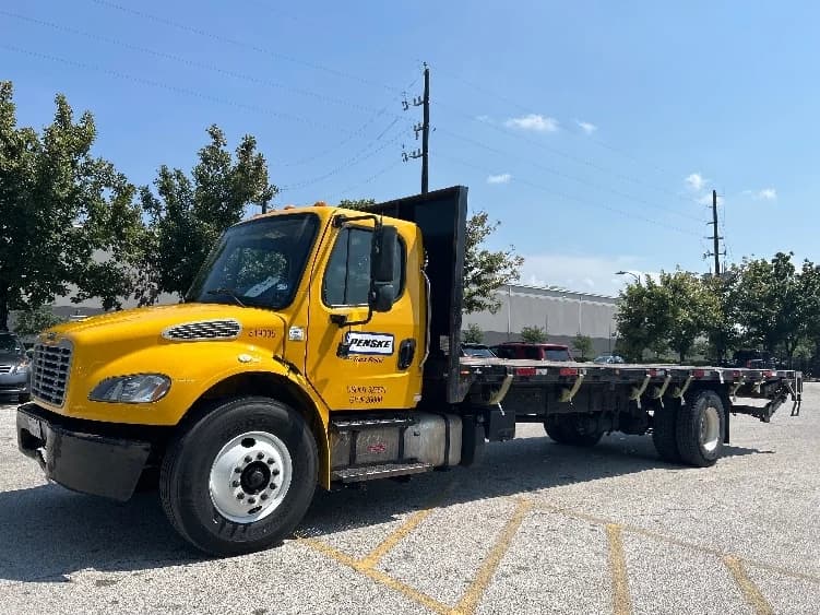 2019 Freightliner M2 106 in Katy, TX — photo 3