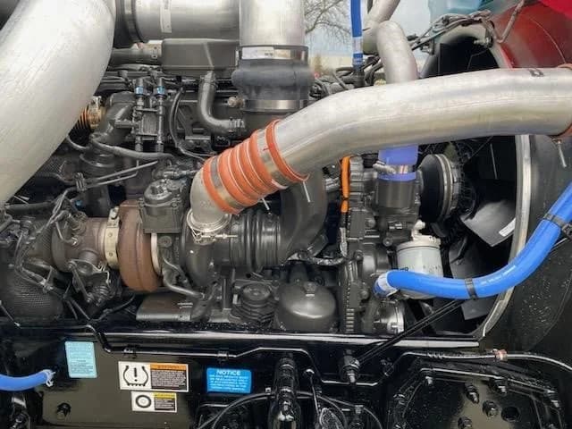 2025 Peterbilt 589 in Zanesville, OH — photo 11