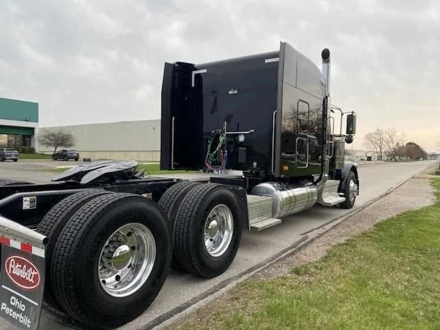 2025 Peterbilt 589 in Zanesville, OH — photo 6