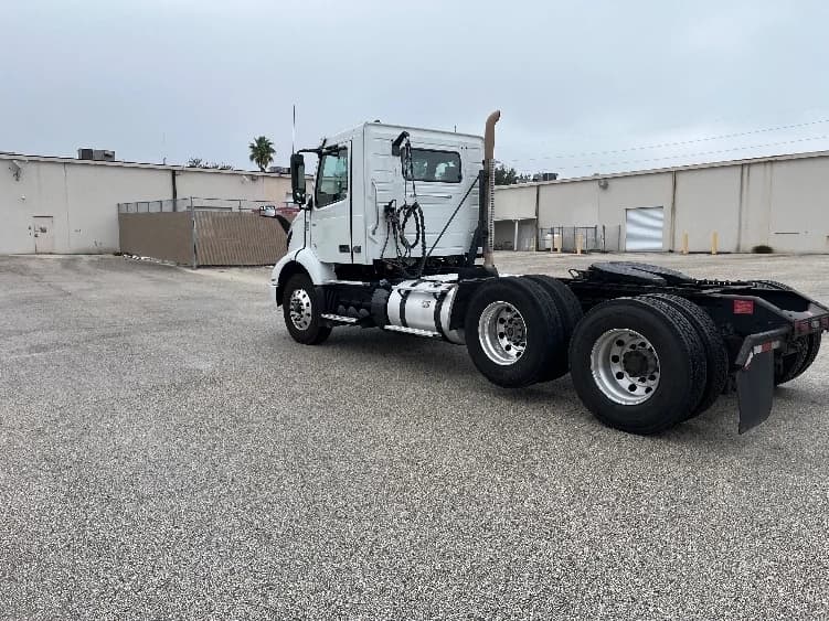 2022 Volvo in Tampa, FL — photo 5