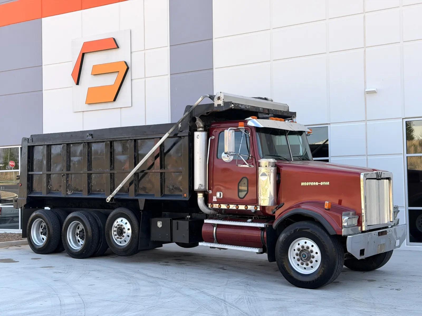 2004 Western Star 4900 in Greer, SC — photo 2